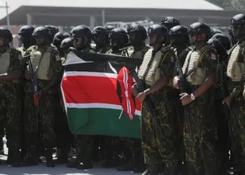 Un policier kenyan déployé en Haïti tué lors d'une violente confrontation avec un gang