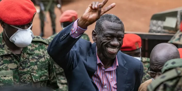 Un opposant ougandais traduit devant un tribunal militaire après son expulsion du Kenya