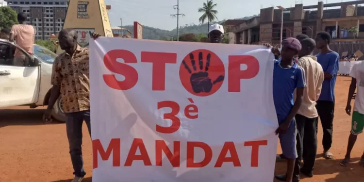 Un parti d'opposition du Soudan du Sud affirme que l'arrestation de son leader annule l'accord de paix - 2025