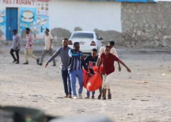 Une attaque suicide sur une plage de la capitale somalienne fait des dizaines de morts