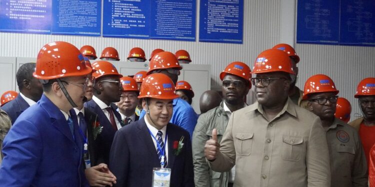 RDC : une centrale hydroélectrique de construction chinoise illumine Kinshasa