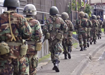 13 officiers militaires sierra-léonais sont en état d'arrestation pour avoir tenté d'organiser un coup d'État