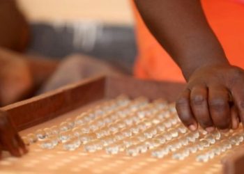 نحو أفرقة المفاهيم: ديموقراطية “البلي” في إفريقيا نموذجًا