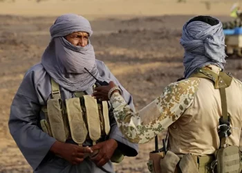 الصراع الثلاثي بين داعش والقاعدة والأزواد في مالي.. التكتيكات والدوافع