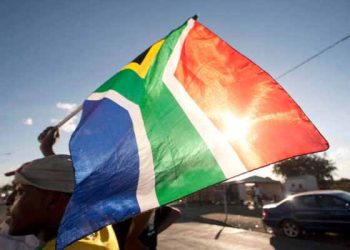 (الديمقراطية التوافقية) في دولة جنوب إفريقيا ما بين النجاح والإخفاق