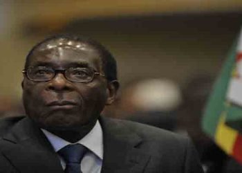 ما الذي يحدث في جمهورية “موغابي” ؟