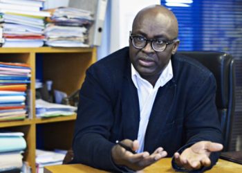 قمة “إفريقيا- فرنسا”: بين استراتيجية الإليزيه الجديدة وتخوين “أشيل مبيمبي”