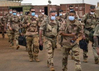 الموقف الدولي من انقلاب مالي: بين “السلام الإفريقي” وتكريس الهيمنة