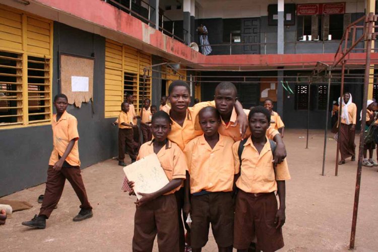 خِرّيجو التعليم العربي وسوق العمل ومجالاته في غرب إفريقيا