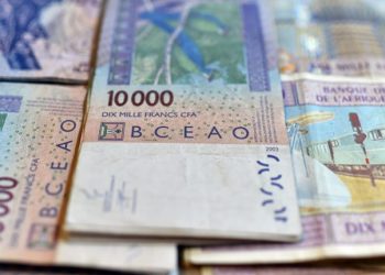 حرب النفوذ مستمرَّة حول العملة الإفريقية