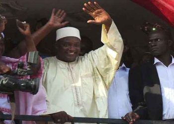 بعد تراجع جامع : الرئيس المنتخب يدعو للنزول إلى الشارع .. فهل تشهد غامبيا موجة من الاضطرابات؟