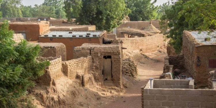 سيغو من خلال حوليّات ولاتة وتيشيت: قراءة أوليّة