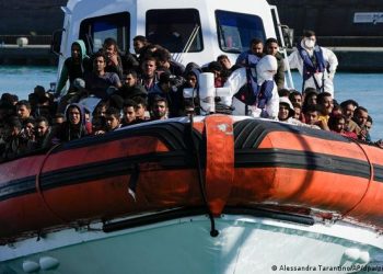 عين على إفريقيا (16-17 أبريل 2023م) إيطاليا في إفريقيا: “خطة ماتي” ومواجهة تدفقات المهاجرين