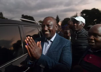 ويليام روتو.. من طالب حافي القدمين إلي رئيس كينيا الجديد