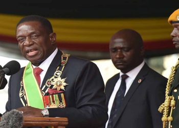 ايمرسون منانغاغوا.. من هو رئيس زيمبابوي الجديد؟ وما الذي تعهد به لشعبه؟