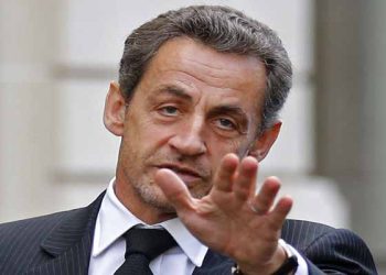 تَحَالُف مكون من 1873 منظمة يقاضي ساركوزي بتهمة زعزعة استقرار إفريقيا