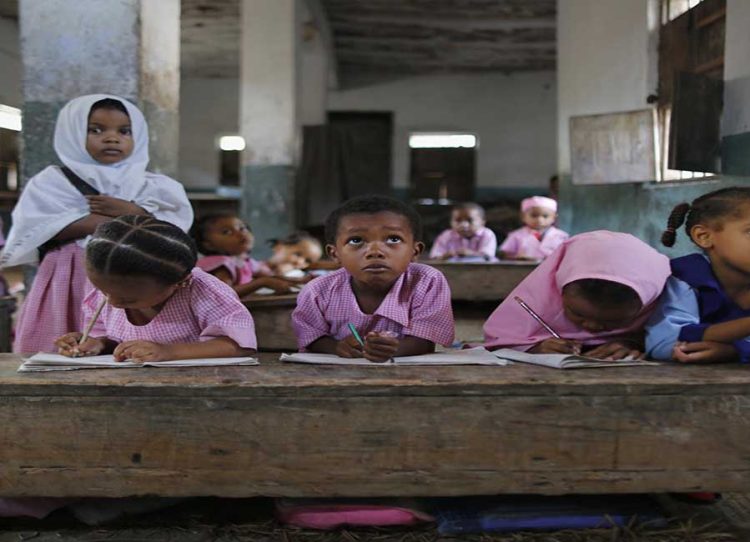 اللغة العربيّة في كوت ديفوار بين عقبات الماضي المعلوم وتطلعات المستقبل المجهول