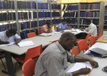 دور الشباب الإفريقي في تنمية المجتمع عبر المنظمات التطوعية