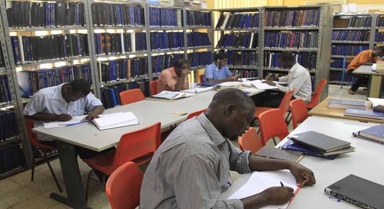 دور الشباب الإفريقي في تنمية المجتمع عبر المنظمات التطوعية