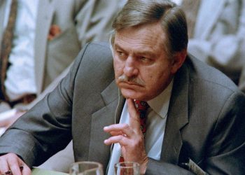 من هو “بيك بوثا” الوزير الجنوب إفريقي في حقبة الفصل العنصري؟