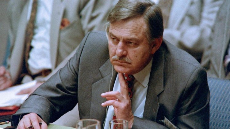 من هو “بيك بوثا” الوزير الجنوب إفريقي في حقبة الفصل العنصري؟