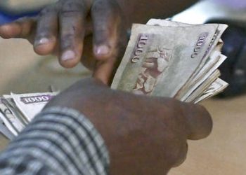 بابا ديمبا تيام.. ومحاربة أنظمة الفساد التي تقوِّض إفريقيا