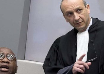 لوران جباجبو ، الرئيس الإيفواري السابق ، في مواجهة قضاة الجنائية الدولية.!!