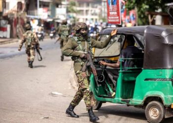 سيراليون تصوت في انتخابات وطنية والمعارضة تأمل في تحقيق مفاجأة