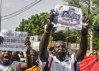 هجوم على السفارة الفرنسية في النيجر.. وباريس تتوعد برد فوري