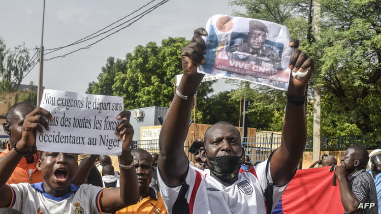 هجوم على السفارة الفرنسية في النيجر.. وباريس تتوعد برد فوري
