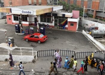 ارتفاع أسعار البنزين في نيجيريا إلى مستويات قياسية بعد إلغاء الدعم