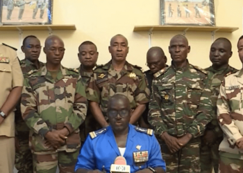 جنود النيجر يعلنون عزل الرئيس محمد بازوم وتعليق عمل المؤسسات