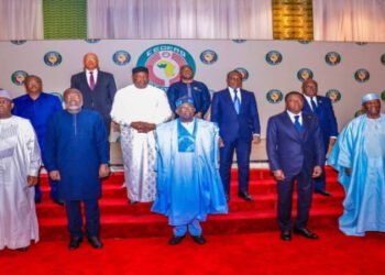 الايكواس تهدد باستخدام القوة ضد قادة الانقلاب في النيجر وتفرض عقوبات