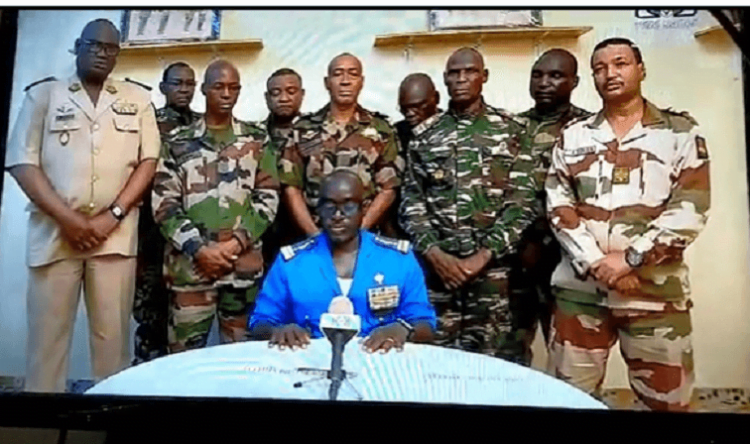 محاولة الانقلاب العسكري في النيجر: الأسباب والتداعيات