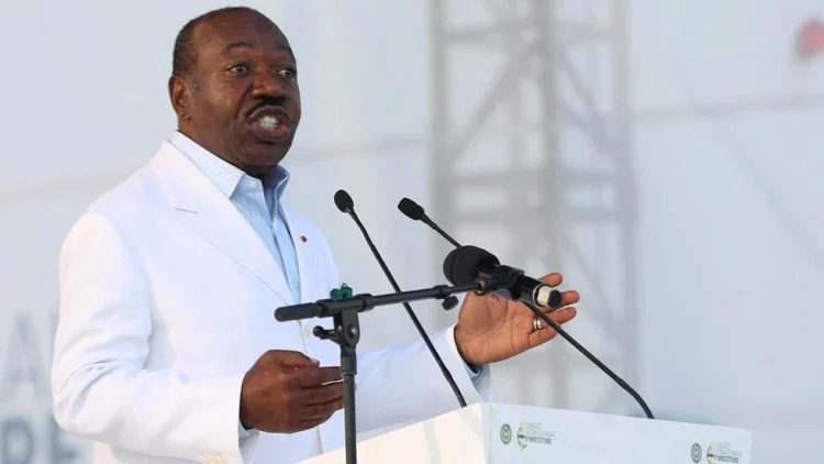 الجابون تقطع الإنترنت وتفرض حظر التجول وسط تأخير التصويت في الانتخابات