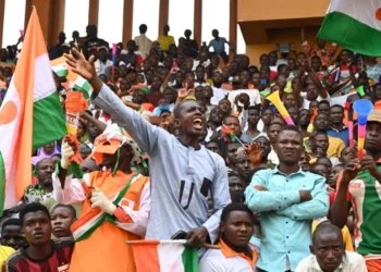 النيجر تضع قواتها في “حالة التأهب القصوى” وتطرد السفير الفرنسي