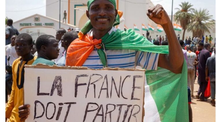 الانقلاب في النيجر وتصاعد نشاط حركة m62 المناهضة للوجود الفرنسي