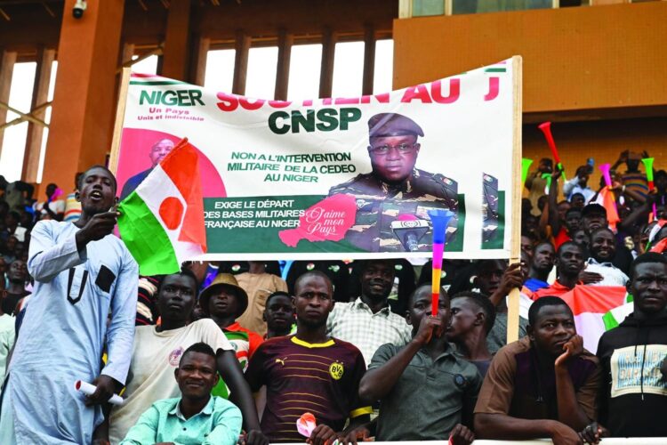 الأوروبي يعرب عن دعمه للسفير الفرنسي في النيجر ويعتبر قرار طرده “استفزازا جديدا”