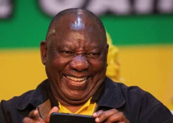 أحزاب جنوب إفريقيا توقع اتفاقًا لإزاحة حزب المؤتمر الوطني الإفريقي الحاكم