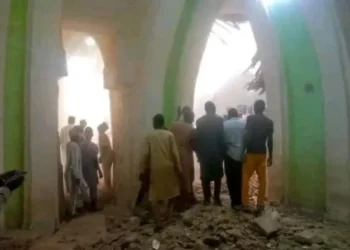 مقتل سبعة مصلين في انهيار مسجد بشمال نيجيريا
