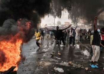 كينيا تعيد دعم الوقود في محاولة لوقف الاحتجاجات