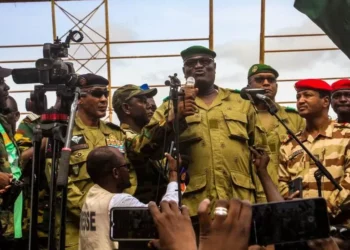 مسؤول أمريكي كبير يلتقي بعض قادة الانقلاب العسكري بالنيجر