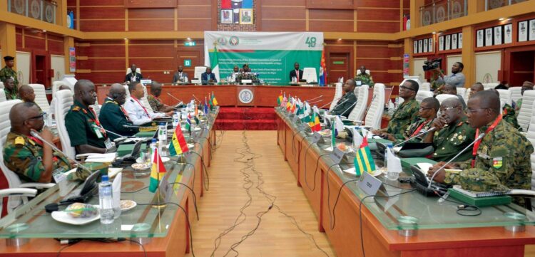 “إيكواس” تفاوض انقلابي النيجر وتتمسك بالقوة كـ”خيار أخير”