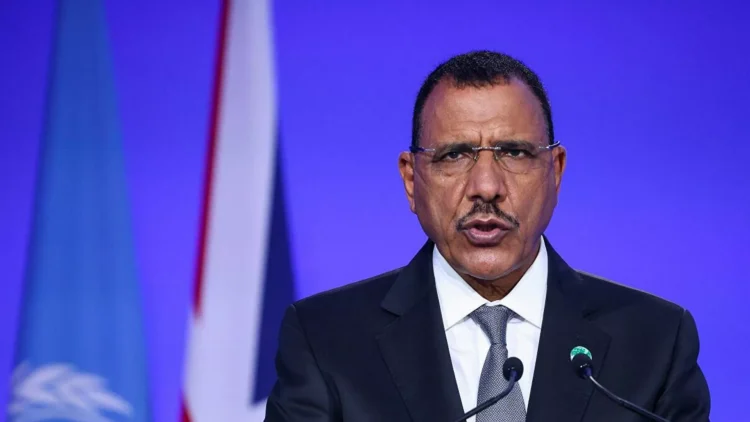 رئيس النيجر المخلوع يرفع دعوى أمام محكمة تابعة لإكواس لإطلاق سراحه