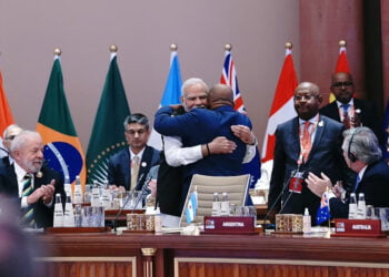 دعا رئيس الوزراء ناريندرا مودي، غزالي عثماني، رئيس الاتحاد الأفريقي، لشغل مقعده كعضو دائم في مجموعة العشرين