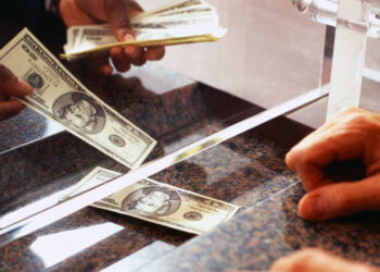 تقرير : التحويلات المالية من المغتربين، مكاسب مالية هائلة يمكن لإفريقيا الاستفادة منها بشكل أفضل