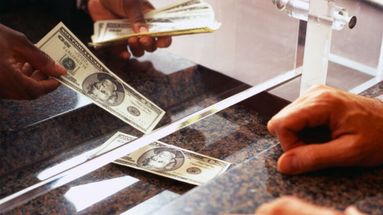 تقرير : التحويلات المالية من المغتربين، مكاسب مالية هائلة يمكن لإفريقيا الاستفادة منها بشكل أفضل