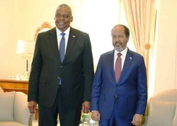 الرئيس الصومالي يبحث مع وزير الدفاع الأمريكي مكافحة الإرهاب وتعزيز الدعم العسكري