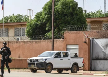 سفير فرنسا لدى النيجر يغادر إلى باريس بعد أمر المجلس العسكري بطرده