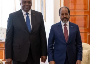 وصل جيبوتي..أول زيارة لوزير الدفاع الأميركي إلى إفريقيا